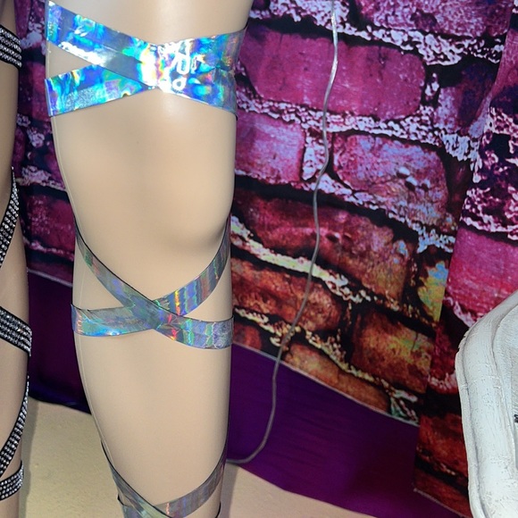 New, Silver Holographic Leg Wraps - Picture 4 of 10